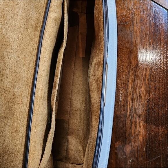 Coach Signature Canvas & White Leather Shoulder Bag – Gold Hardware.  Luxury - Picture 6 of 14